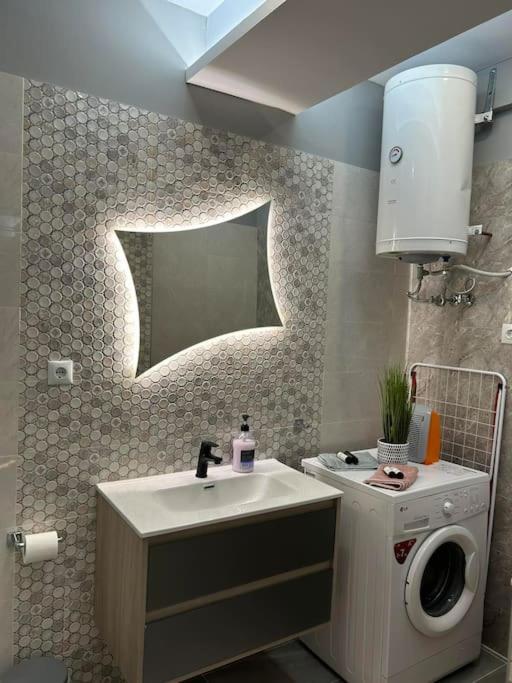 Black Eagle Apartment Драма Экстерьер фото