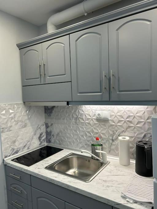 Black Eagle Apartment Драма Экстерьер фото