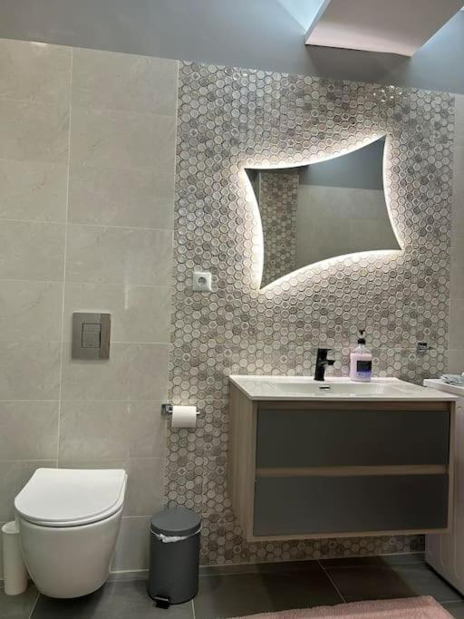 Black Eagle Apartment Драма Экстерьер фото