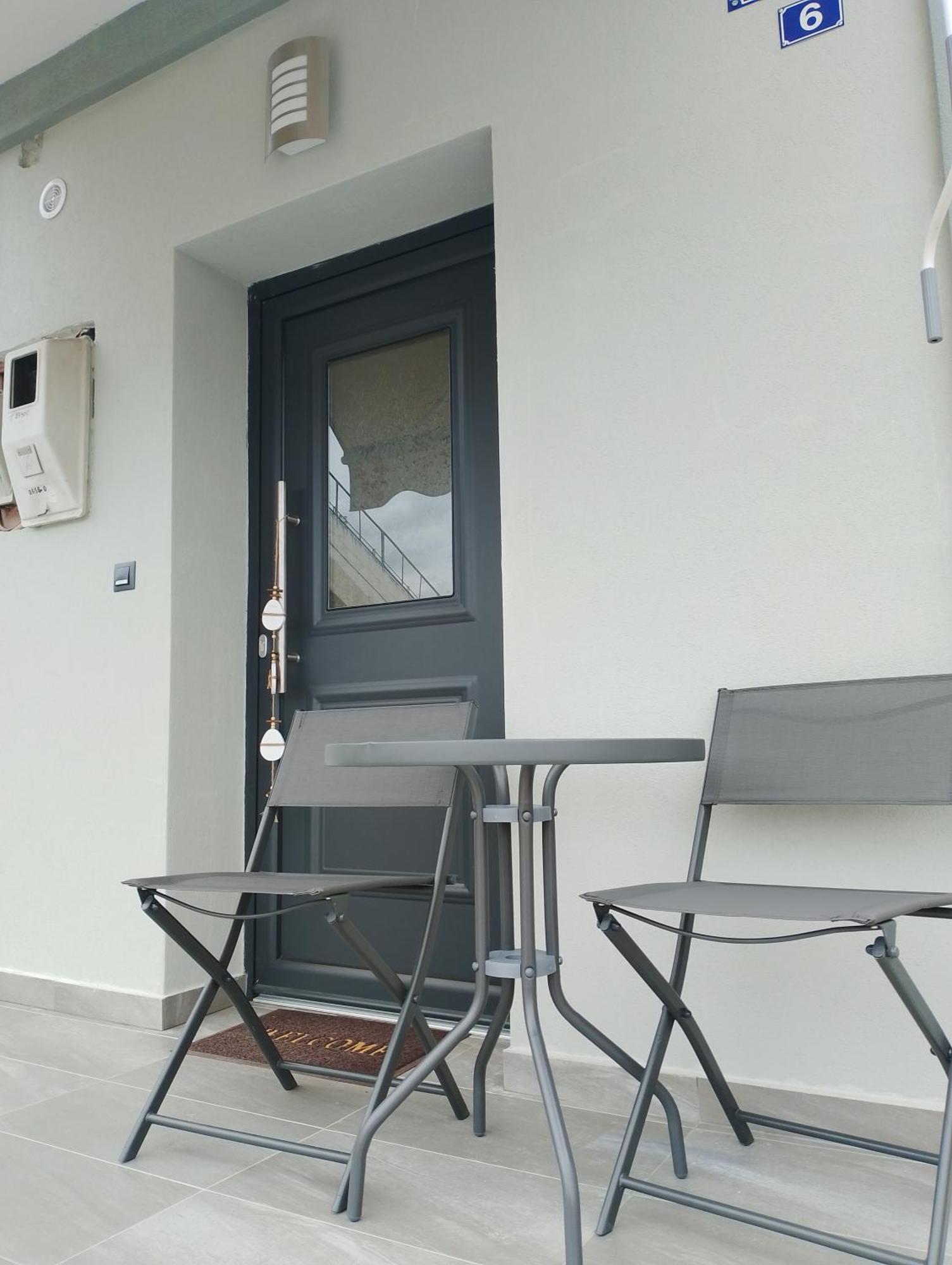 Black Eagle Apartment Драма Экстерьер фото
